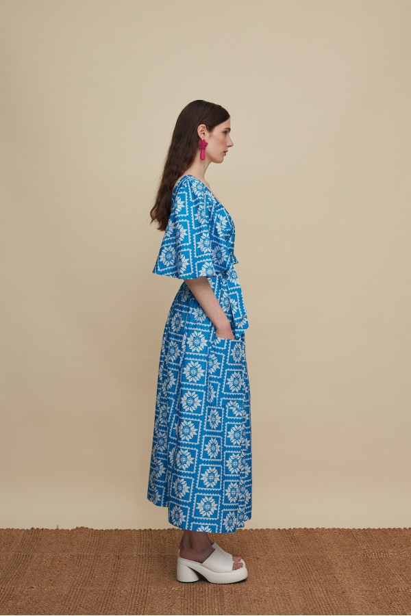 VATOLAKOS MAXI DRESS (VOURIA WHITE/BLUE PRINT)