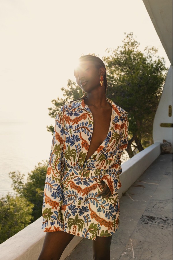 KAIA UNISEX SHIRT