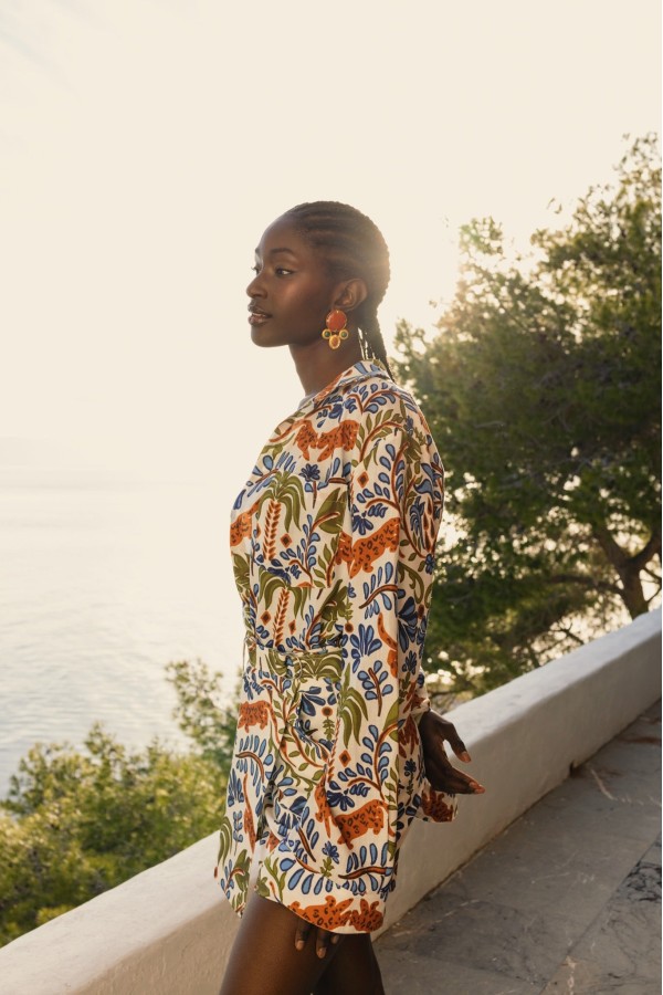 KAIA UNISEX SHIRT
